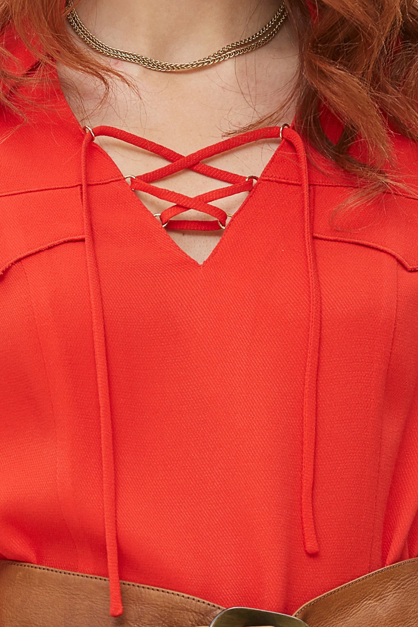 BLUSA CORDÓN ESCOTE EN CREPÉ VISCOSA