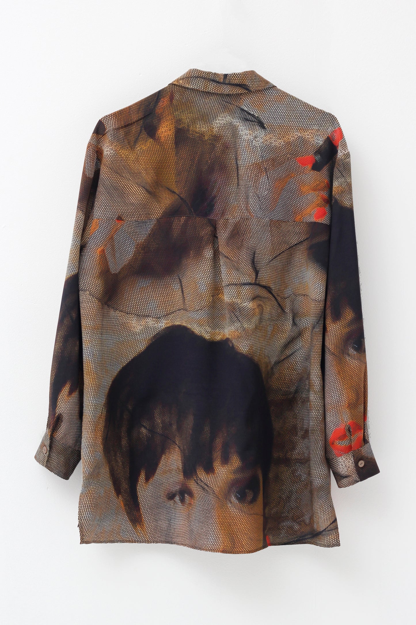 CAMISA BAJO ASIMÉTRICO ESTAMPADO SEDA