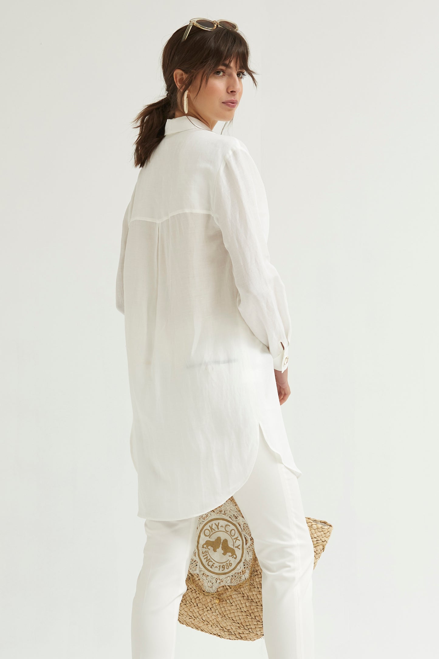 CAMISA LARGA BOTONES DE LINO CON RELIEVE