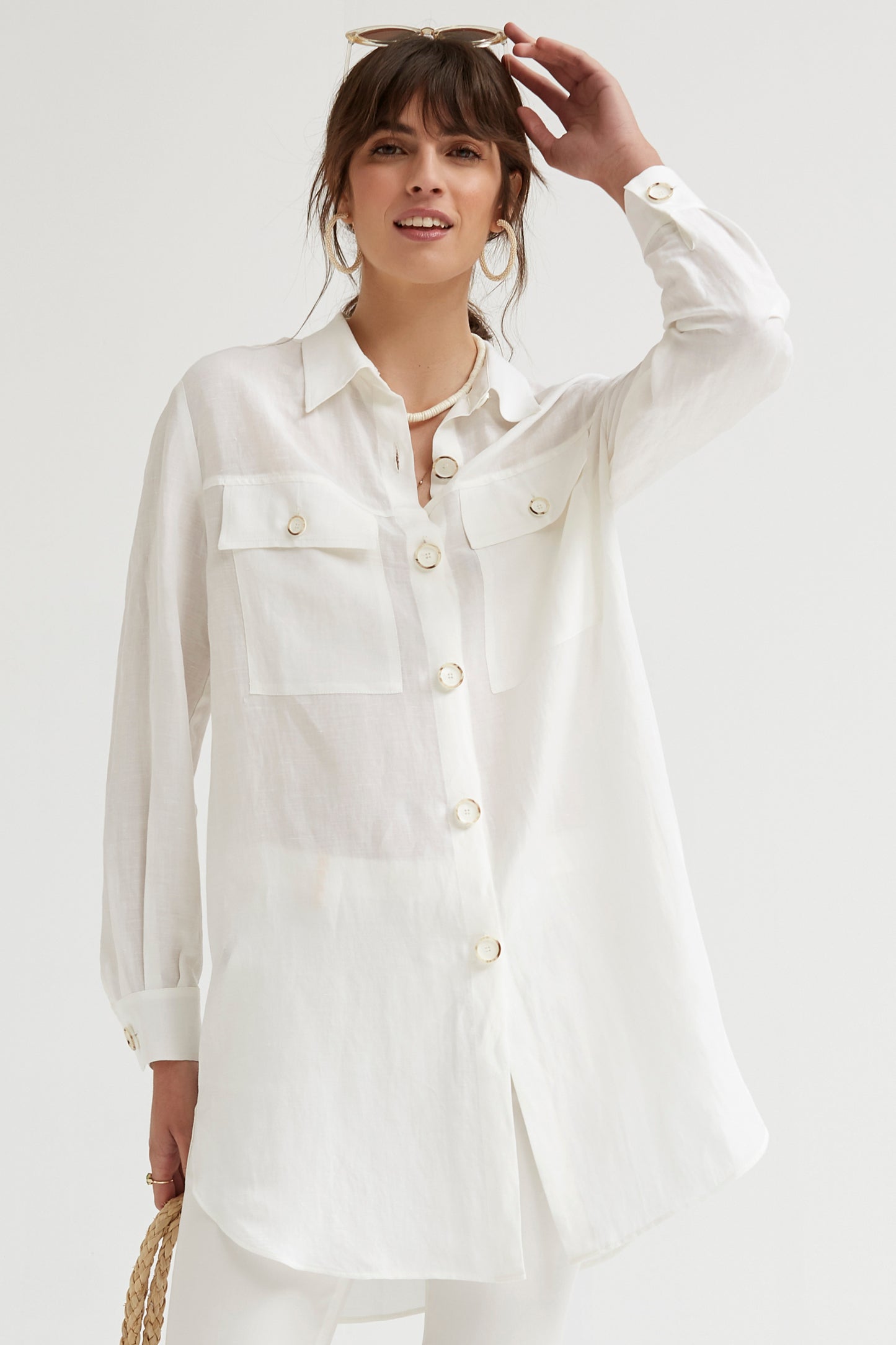 CAMISA LARGA BOTONES DE LINO CON RELIEVE