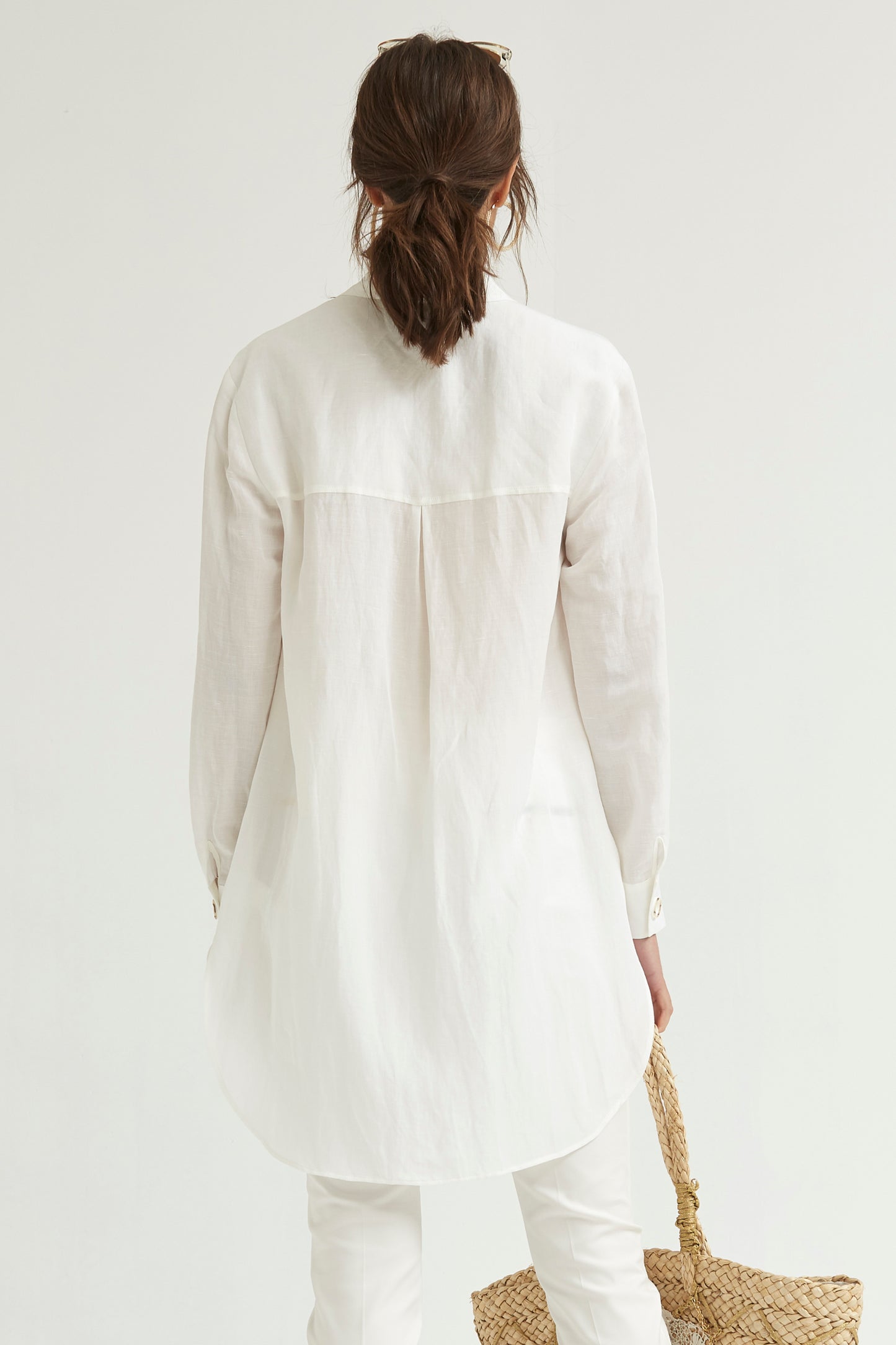 CAMISA LARGA BOTONES DE LINO CON RELIEVE