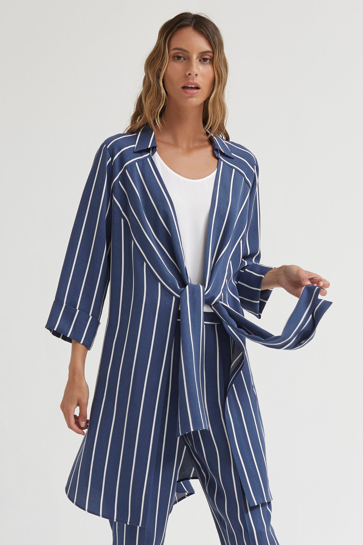 SOBRECAMISA ANUDADA RAYA DIPLOMÁTICA