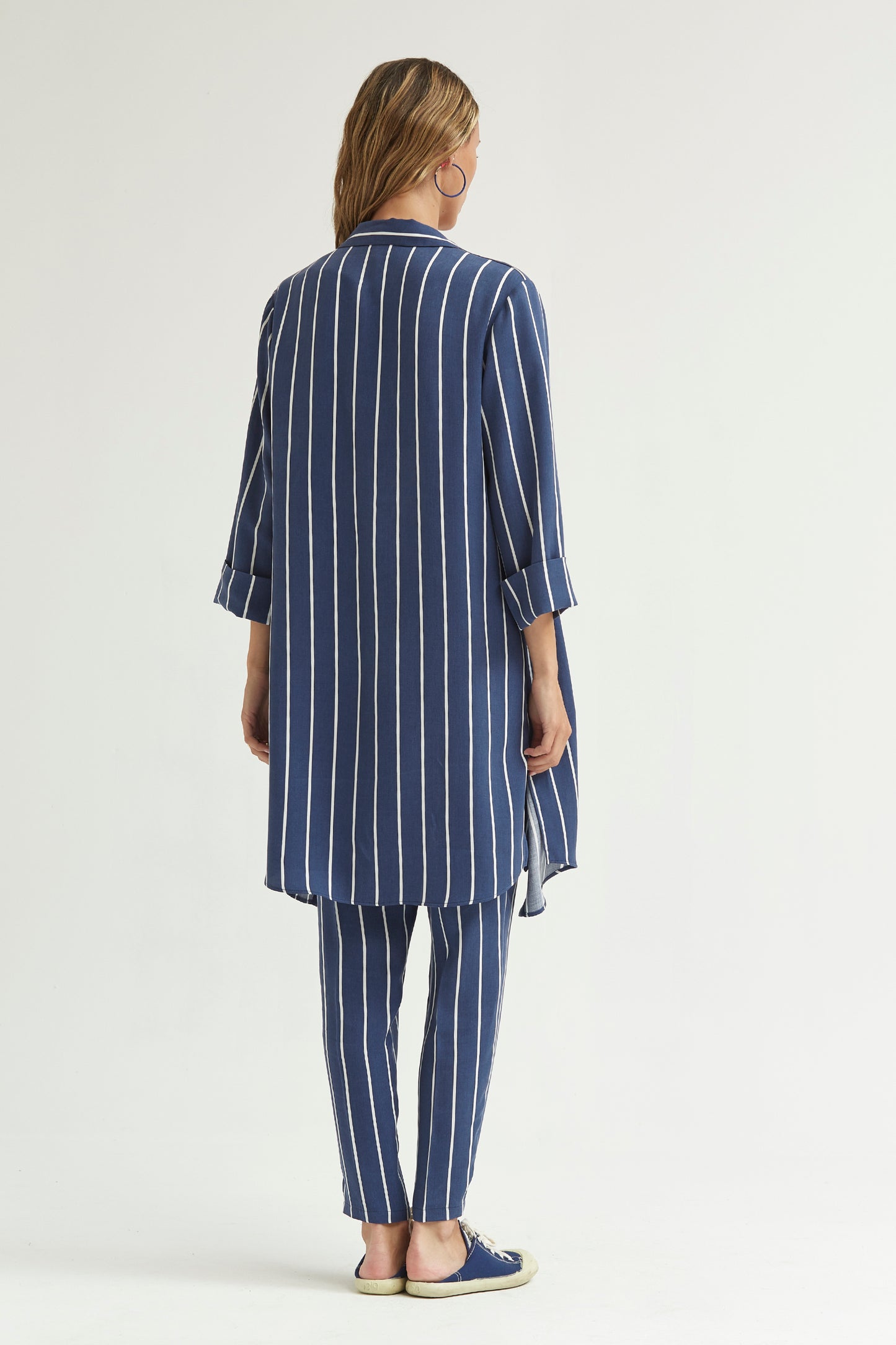 SOBRECAMISA ANUDADA RAYA DIPLOMÁTICA