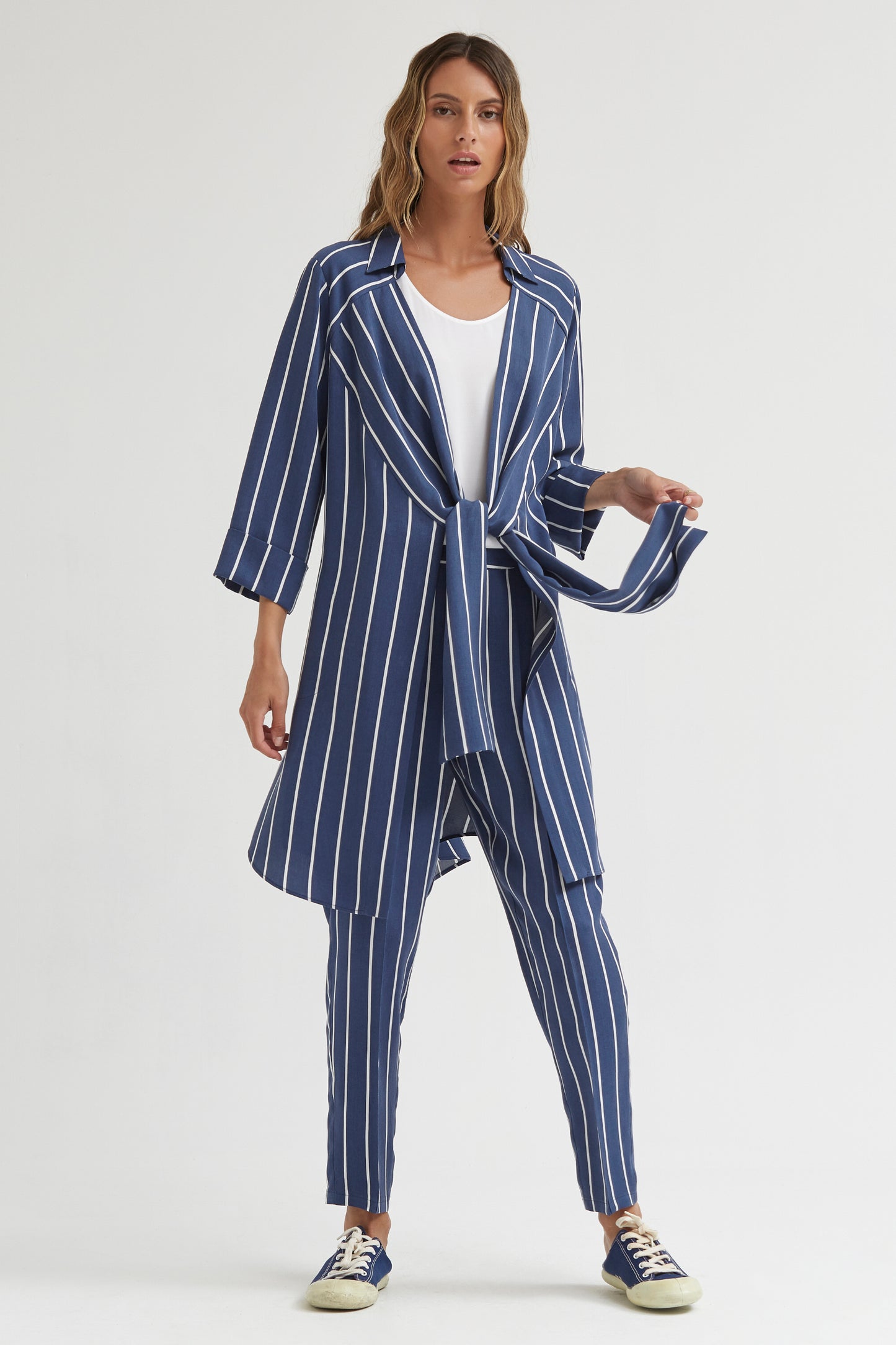 SOBRECAMISA ANUDADA RAYA DIPLOMÁTICA