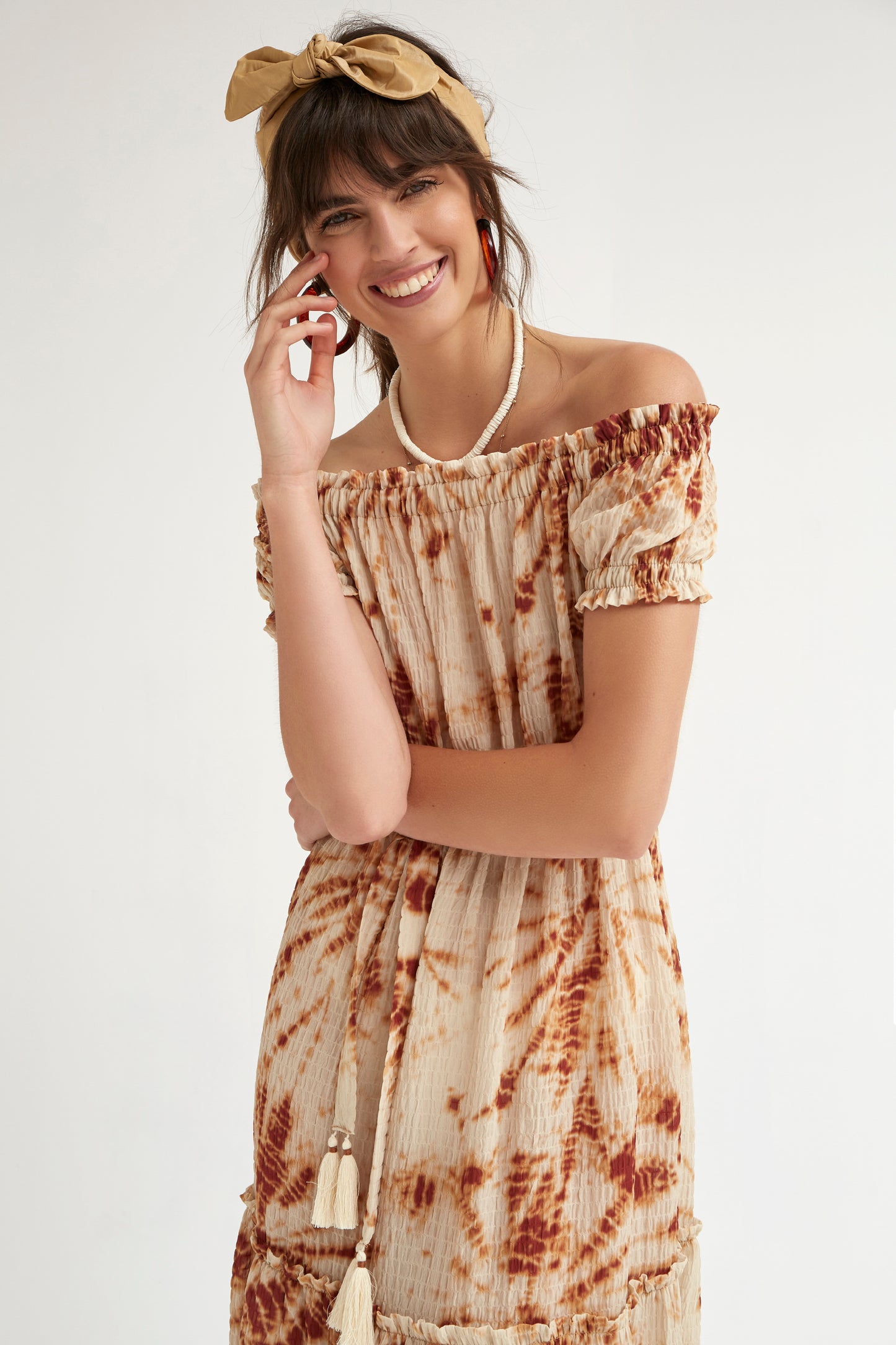VESTIDO HOMBROS DESCUBIERTOS TIE DYE CON RELIEVE
