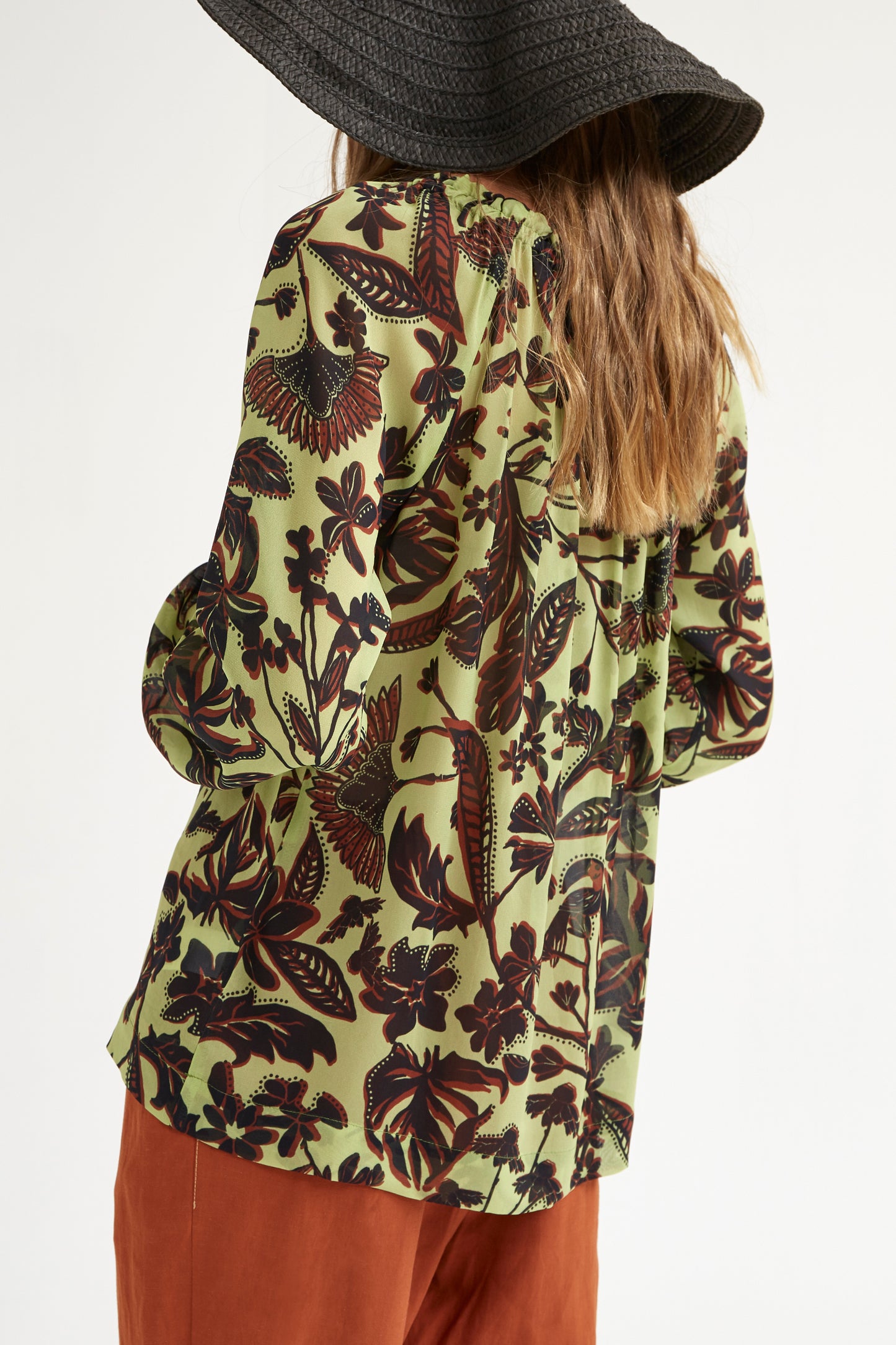 BLUSA FRUNCES-ESTAMPADO FLORAL