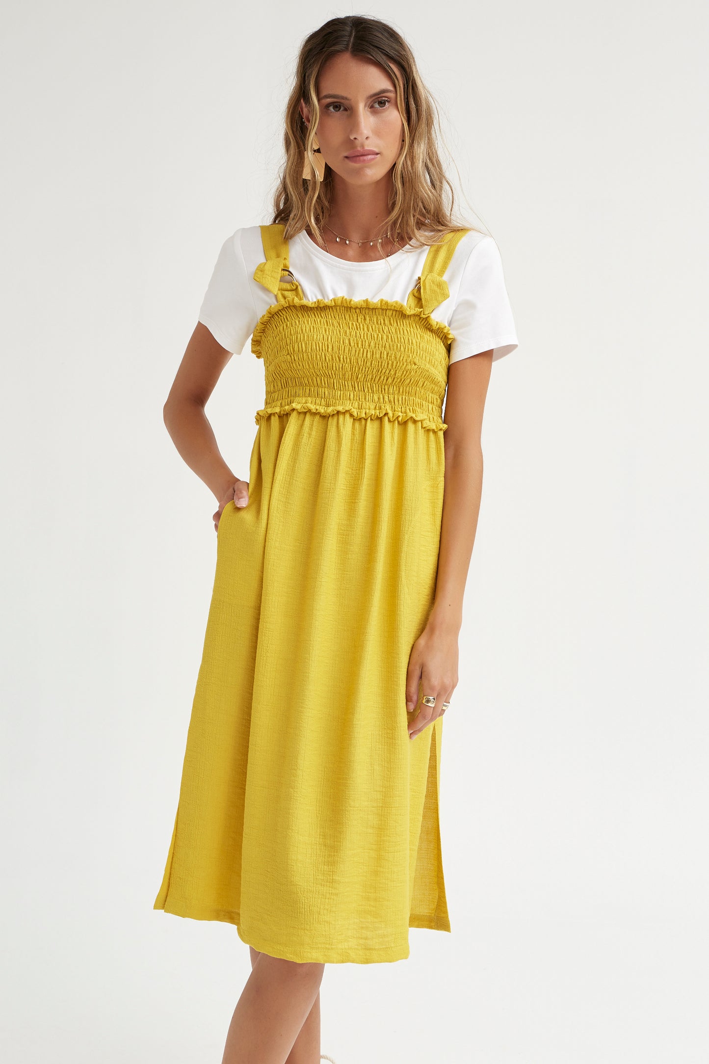 VESTIDO RELIEVE DE VISCOSA CON CAMISETA
