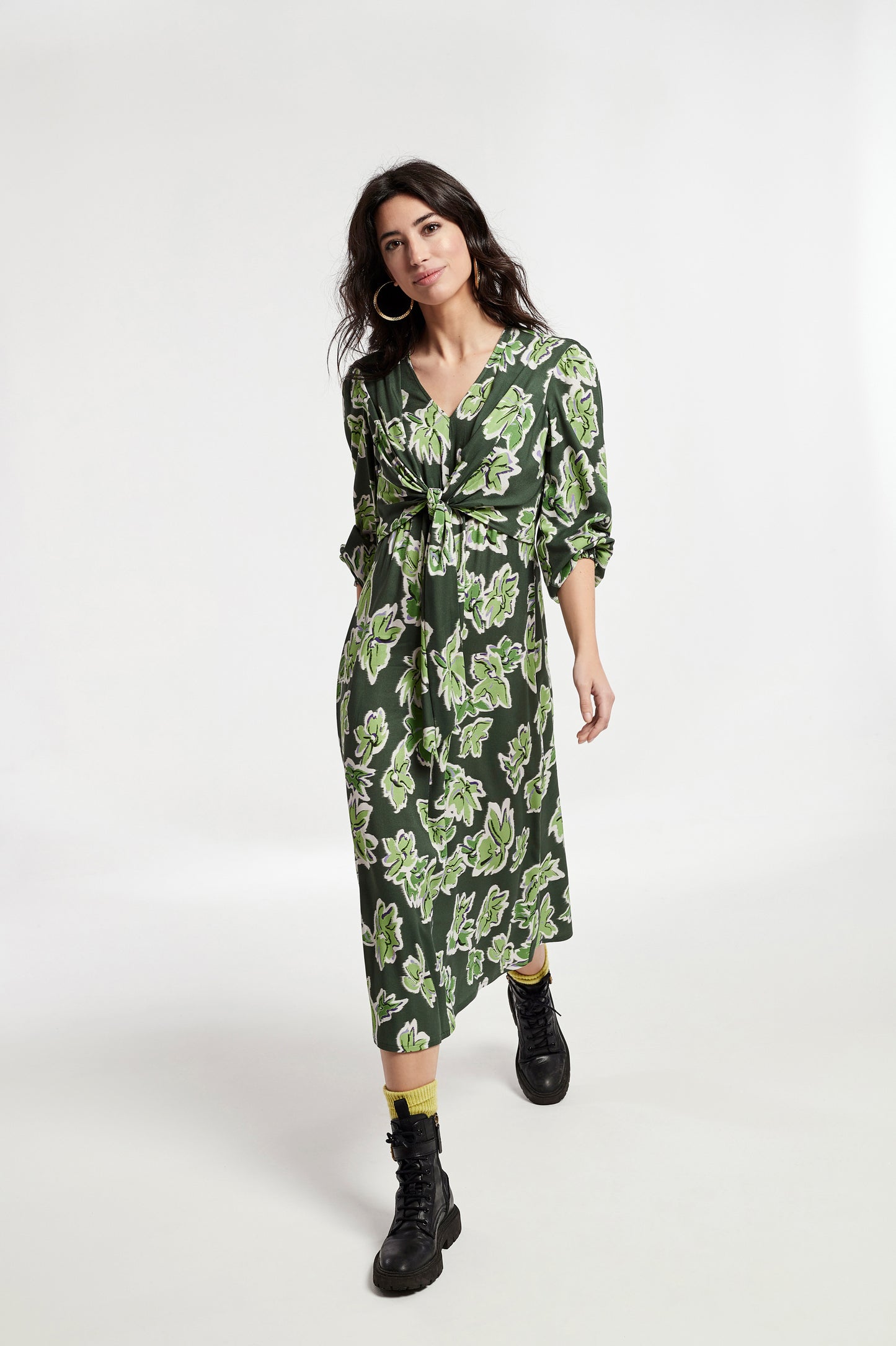 VESTIDO CON ATADO EN CINTURA ESTAMPADO FLOR