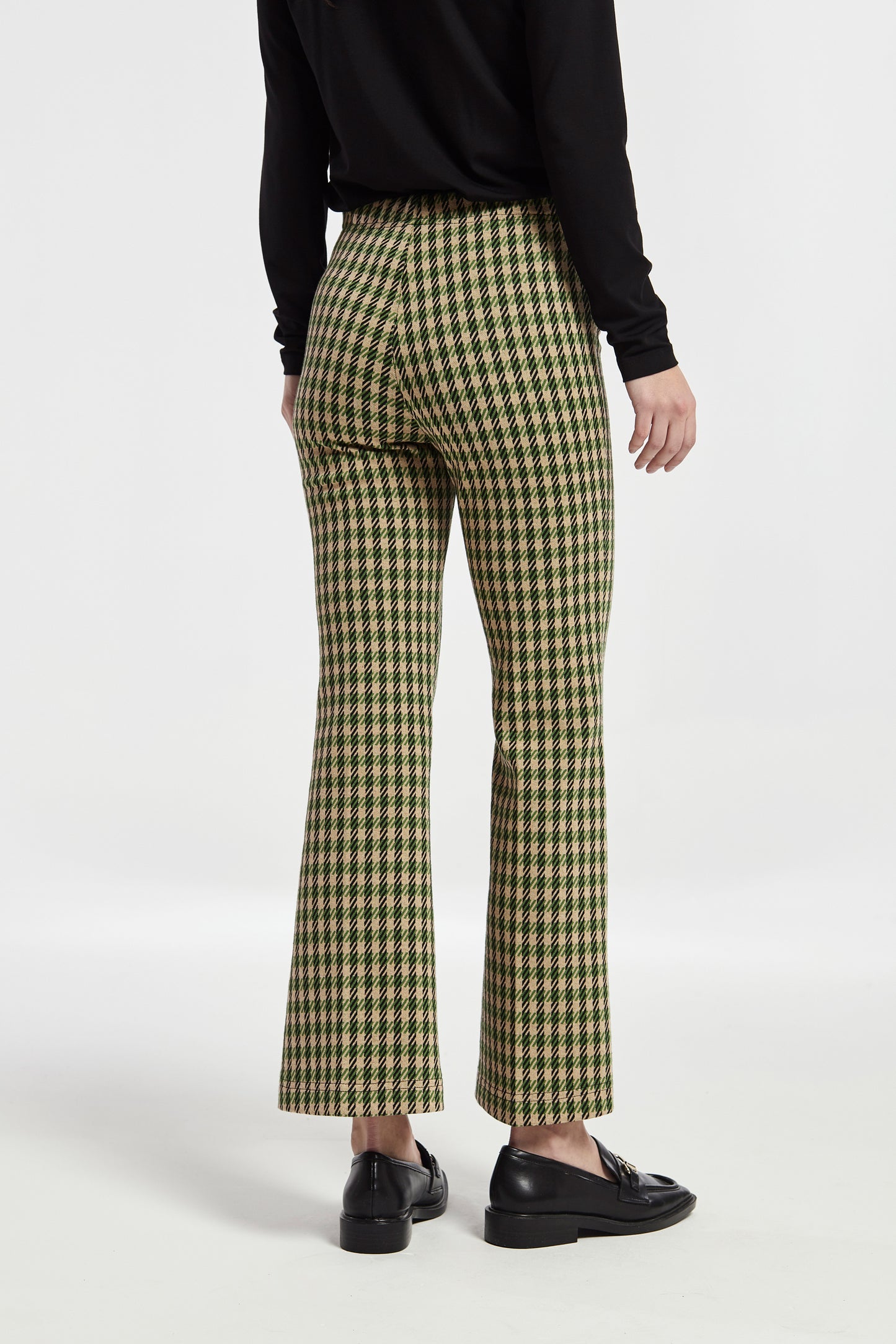 PANTALÓN ACAMPANADO CROPPED HOLLIE PUNTO JACQUARD TRICOLOR