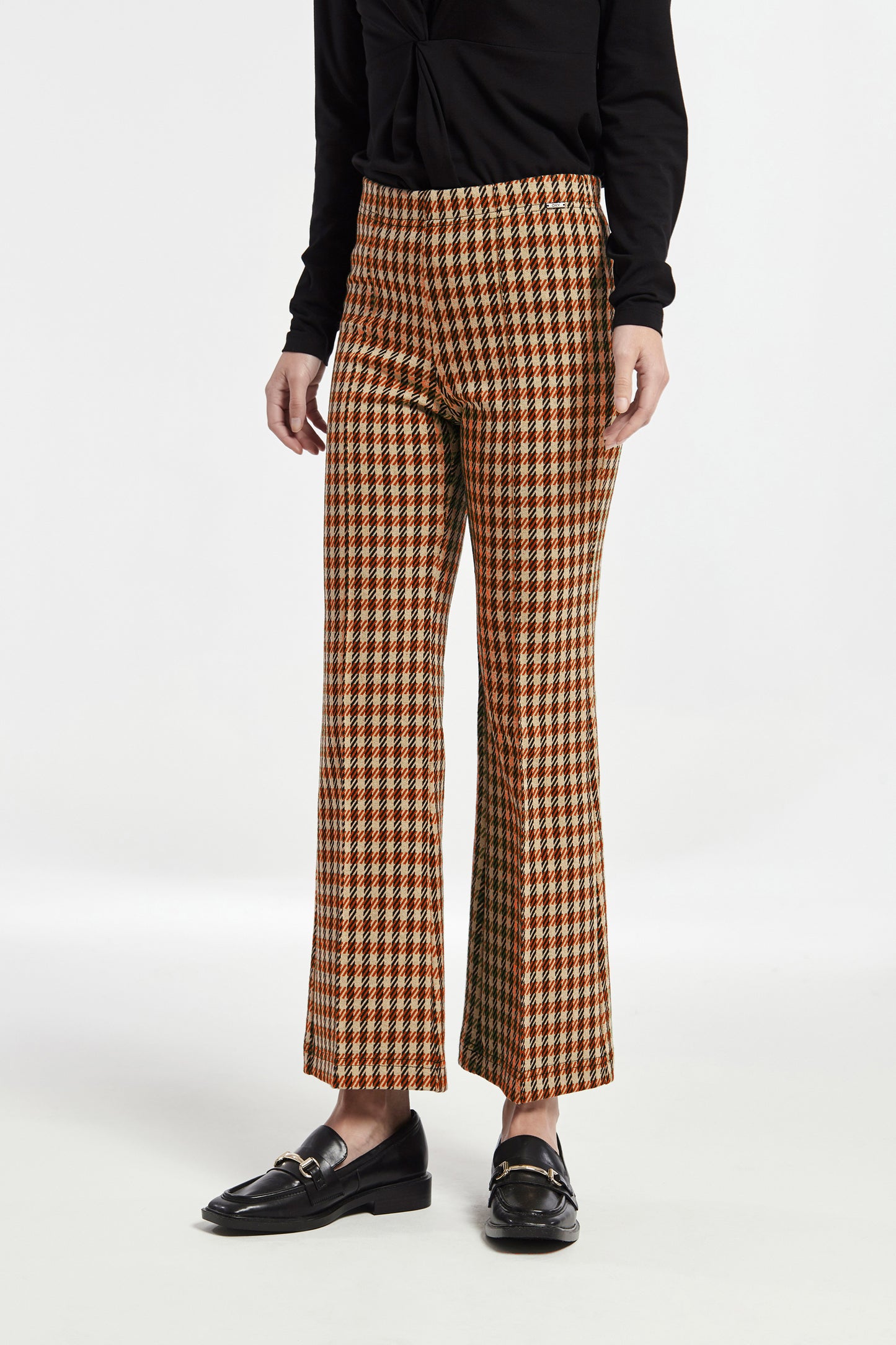 PANTALÓN ACAMPANADO CROPPED HOLLIE PUNTO JACQUARD TRICOLOR