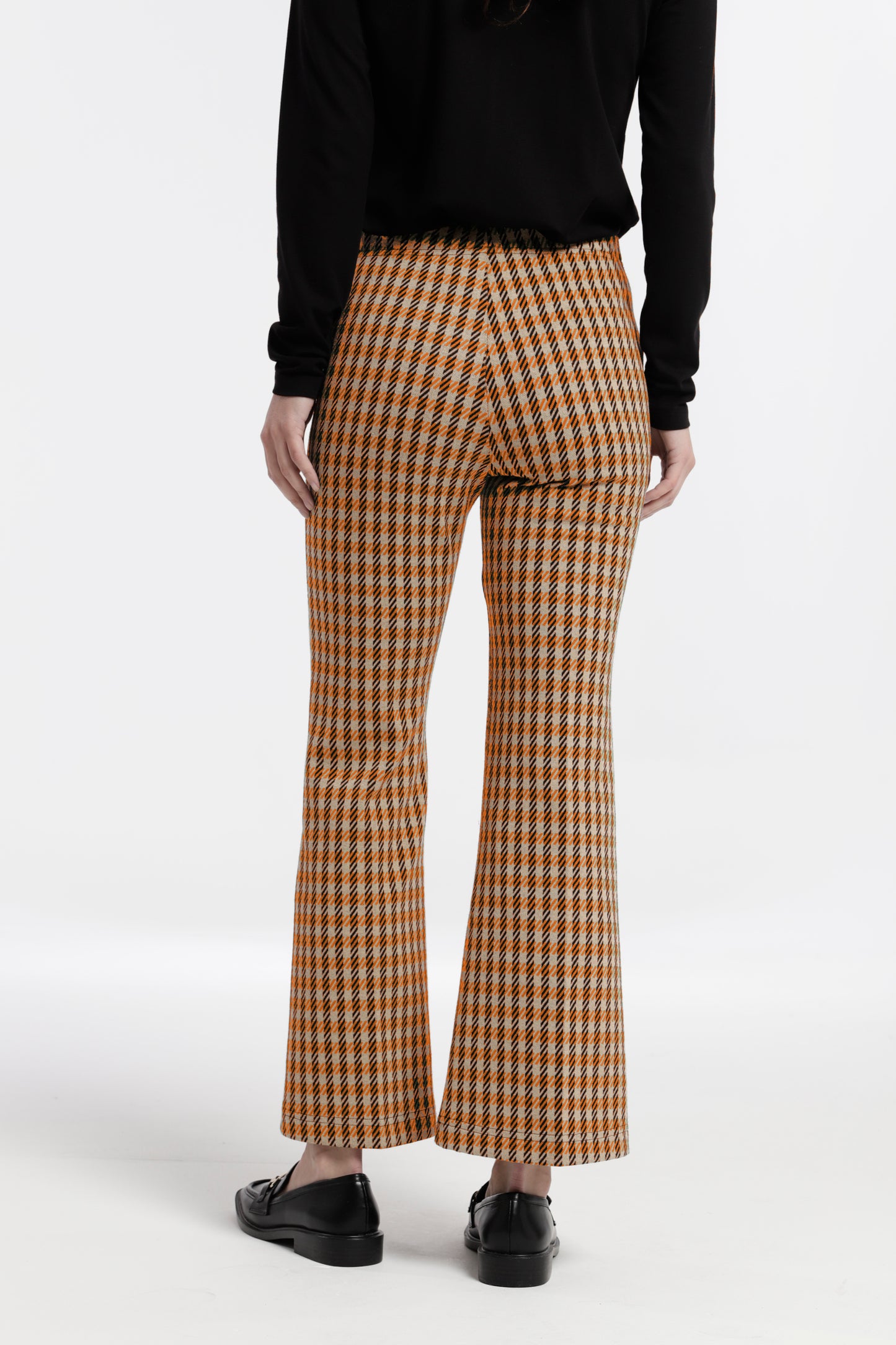 PANTALÓN ACAMPANADO CROPPED HOLLIE PUNTO JACQUARD TRICOLOR