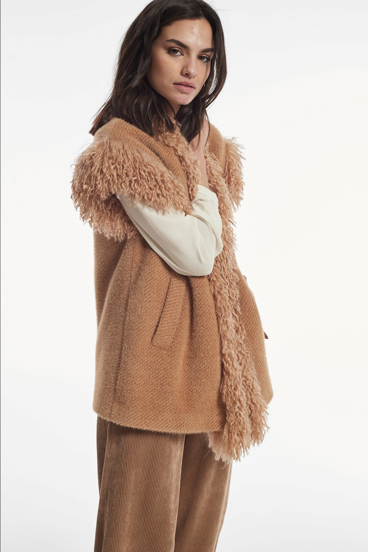 SHORT PILE KNIT TWILL BRILLO VEST