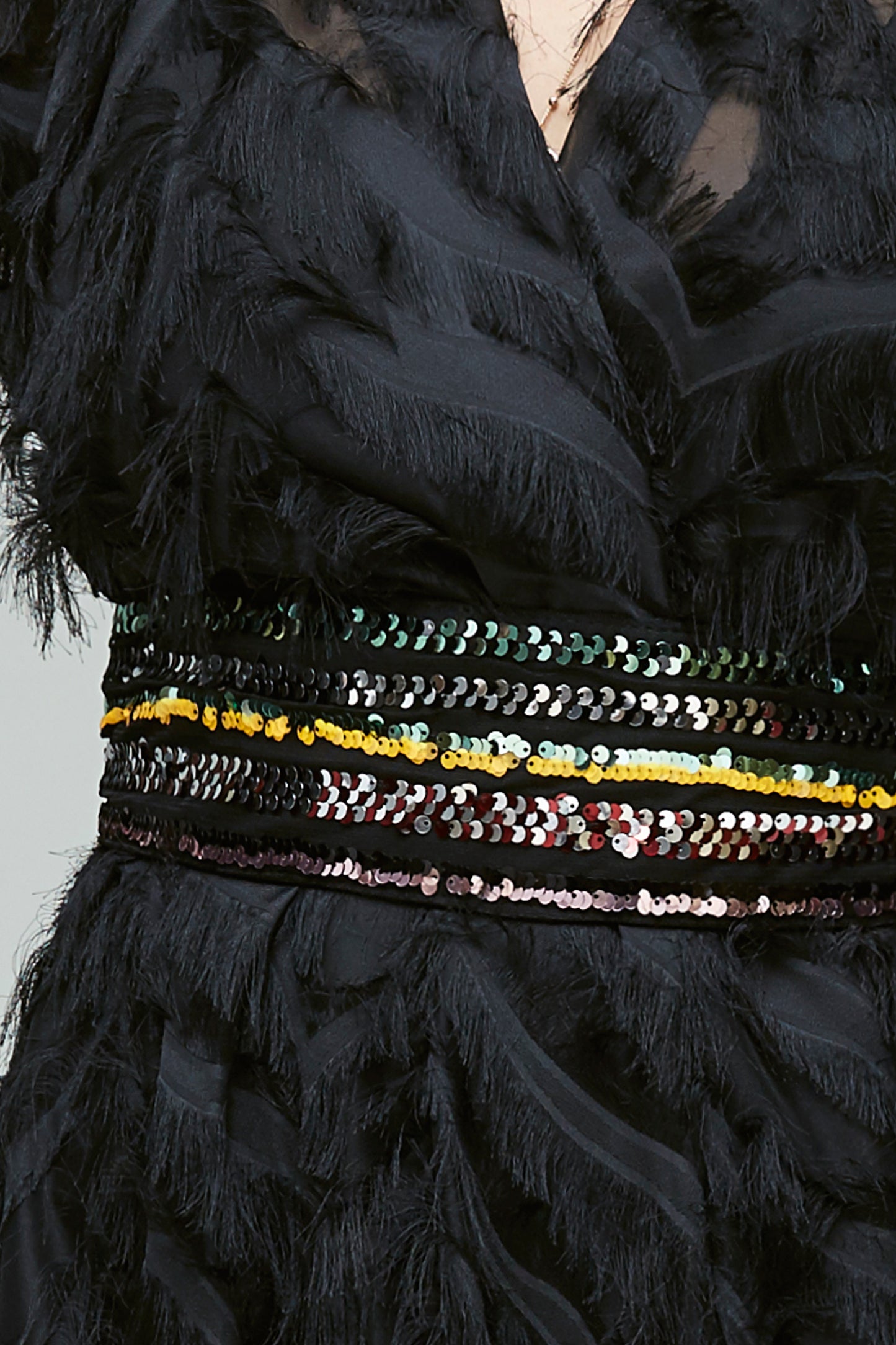 VESTIDO ESCOTE CRUZADO-GASA FLECOS