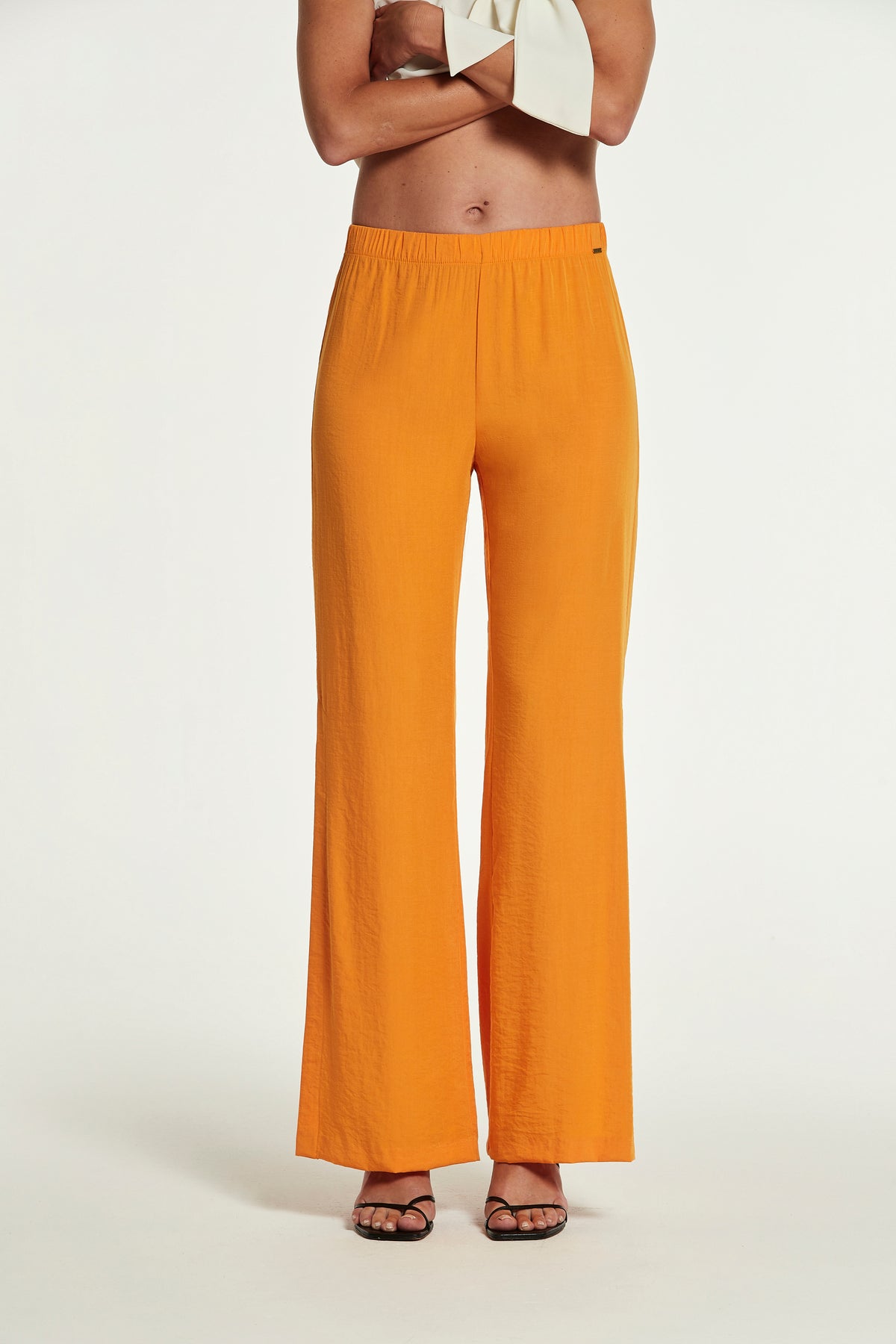 PANTALÓN TORBA TEJIDO RAYON EFECTO LAVADO