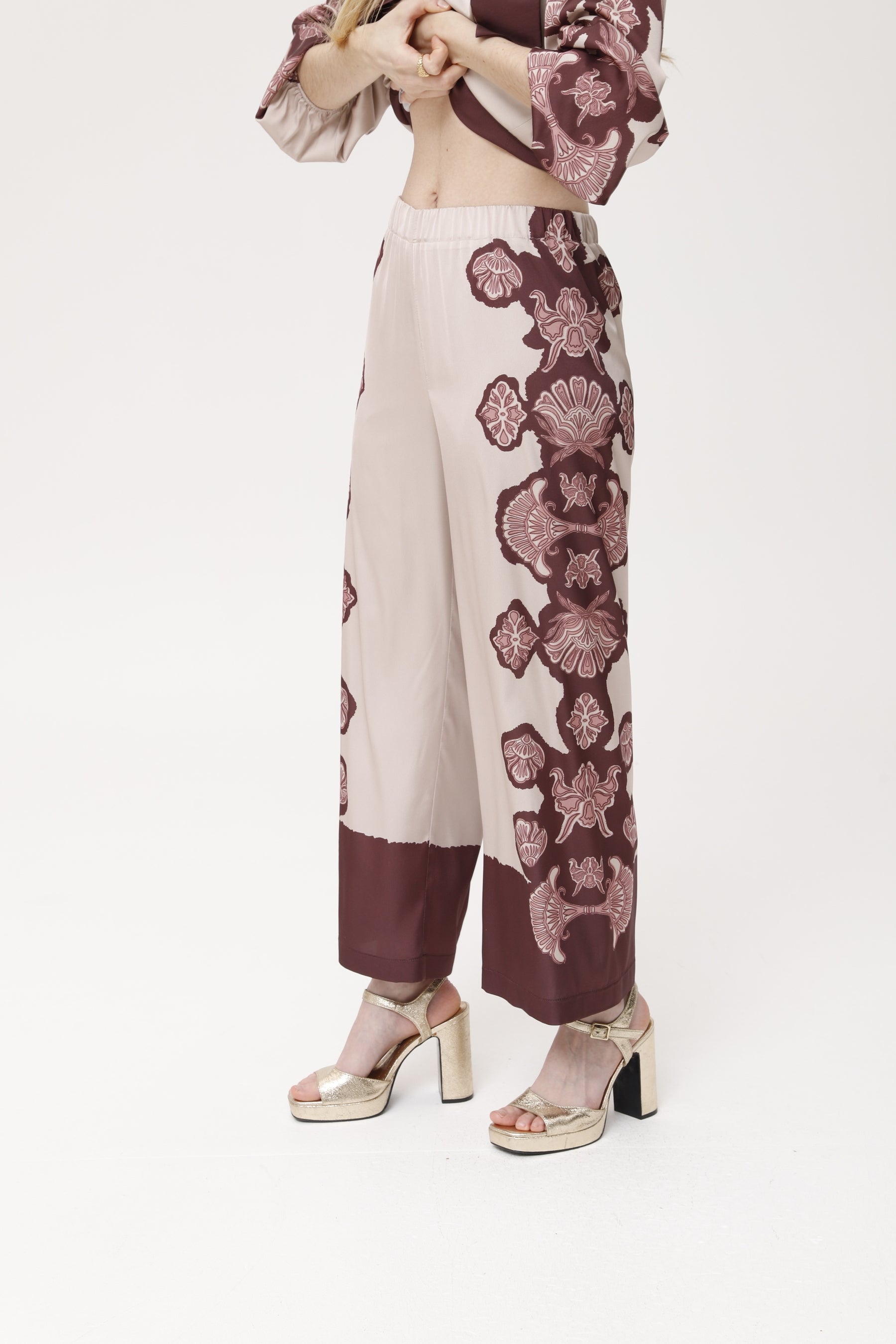 PANTALÓN CAEBO9 ESTAMPADO POSICIONADO