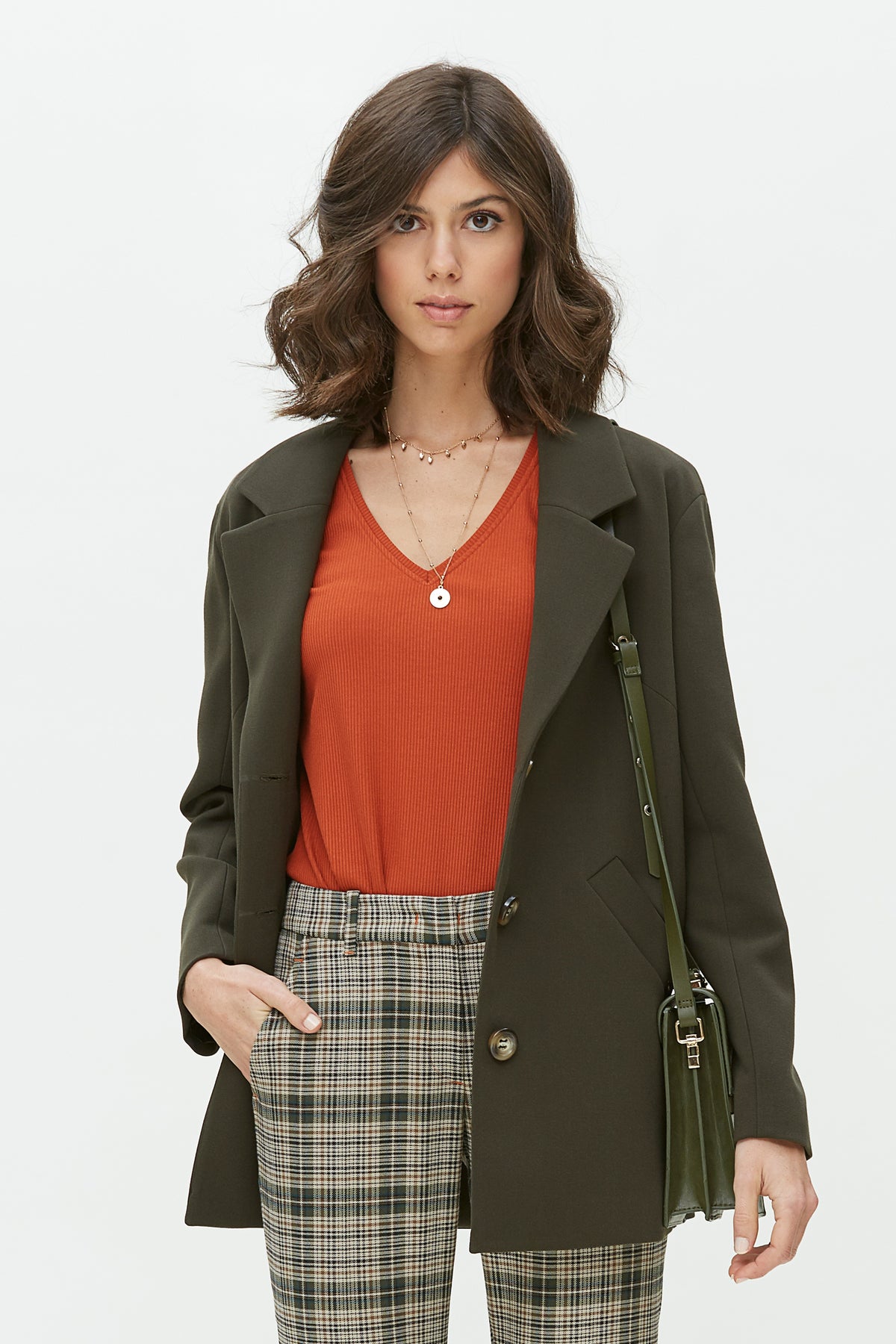CHAQUETA AMPLIA CON SOLAPAS