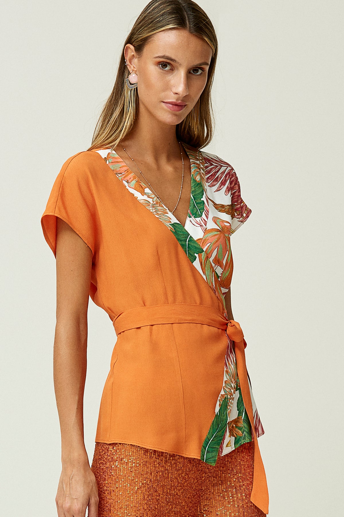 TOP CRUZADO VISCOSA ESTAMPADA