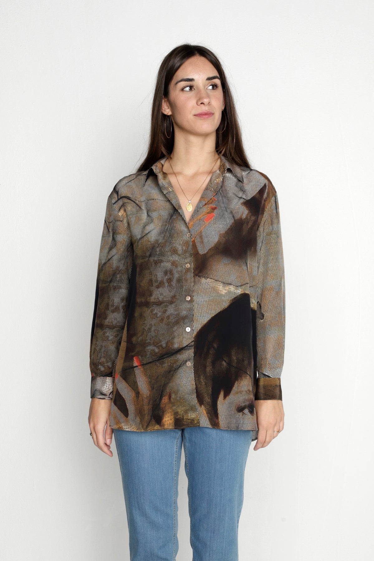 CAMISA BAJO ASIMÉTRICO ESTAMPADO SEDA