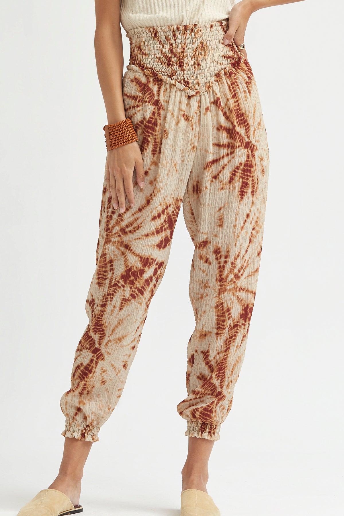 PANTALÓN GOMAS CINTURA TIE DYE CON RELIEVE