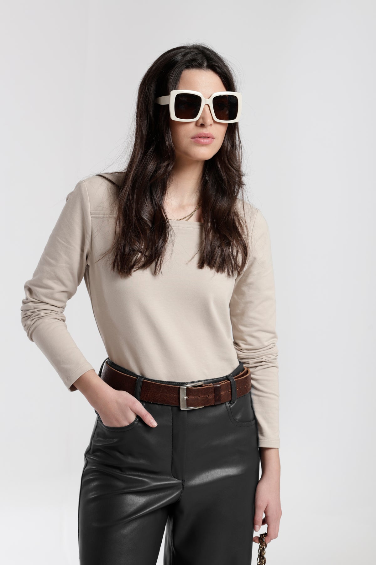 PANTALÓN  ANCHO CINCO BOLSILLOS JASOLC TEJIDO EFECTO PIEL