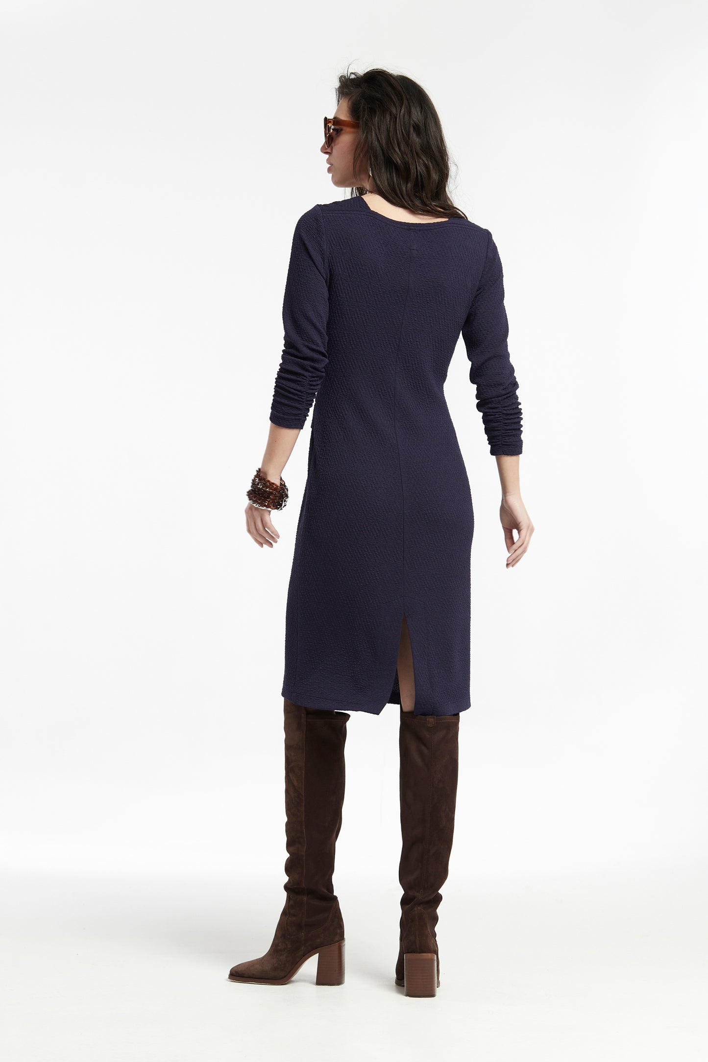 VESTIDO HUMUS CON DETALLE EN CINTURA JACQUARD PUNTO