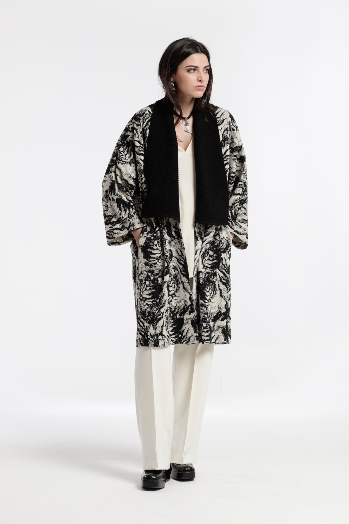 FLOWERS JACQUARD KNIT RANGLAN SLEEVE COAT