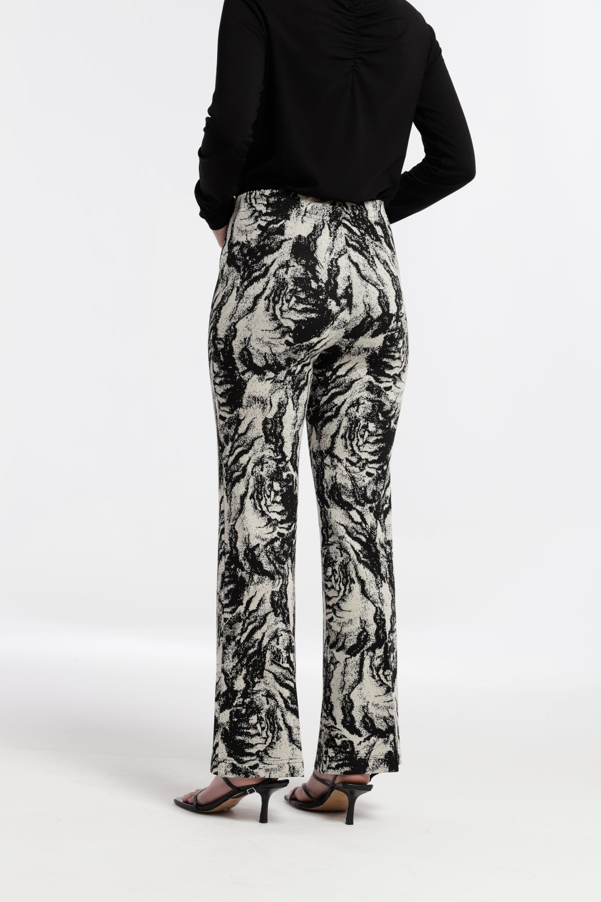 Pantalón Acampanado Cropped Hollie Punto Jacquard Flores