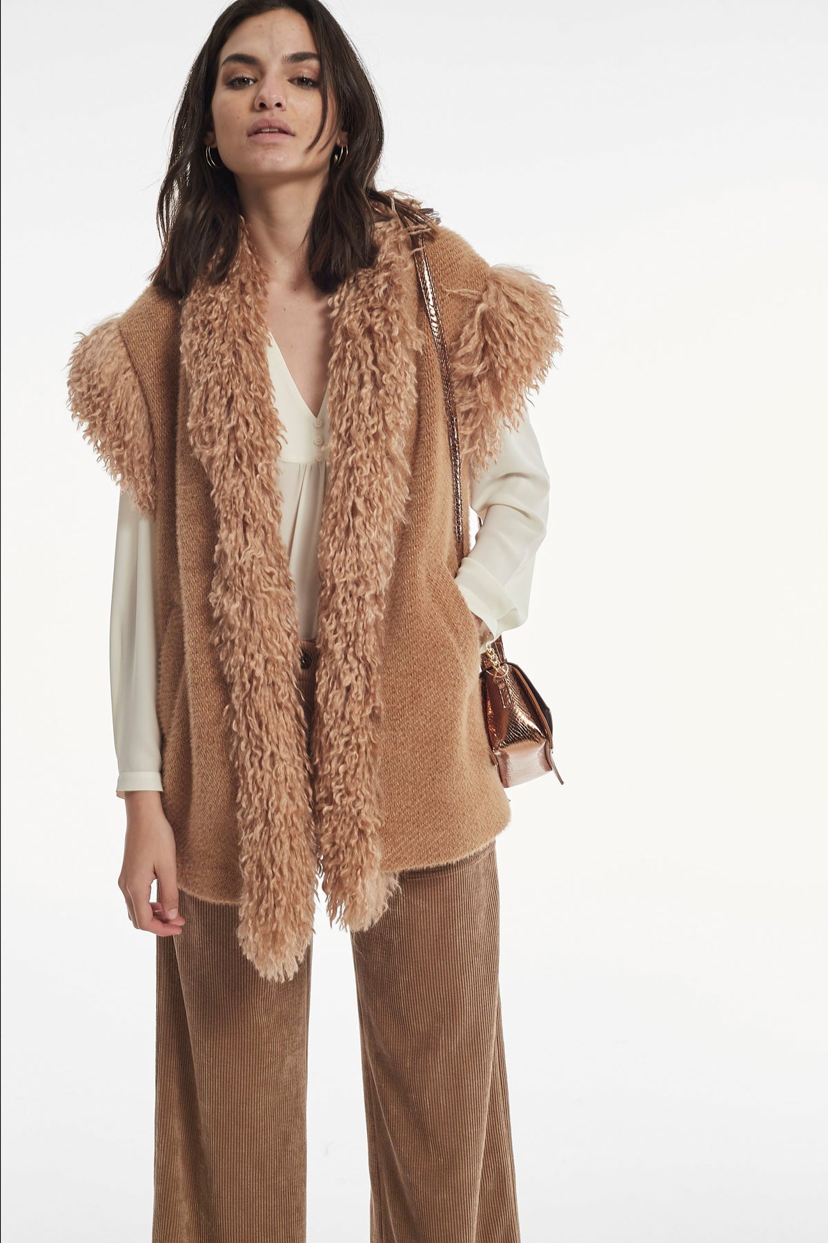 SHINY KNIT TWILL VEST WITH SHORT PILE