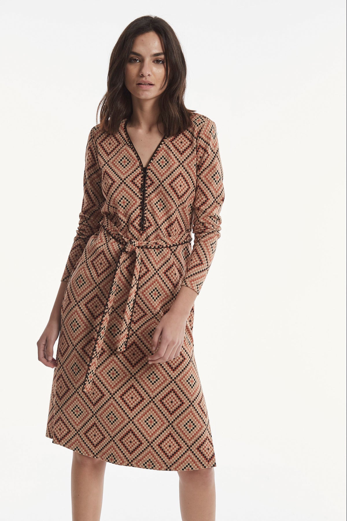VESTIDO CINTO JACQUARD PUNTO GEOMETRICO