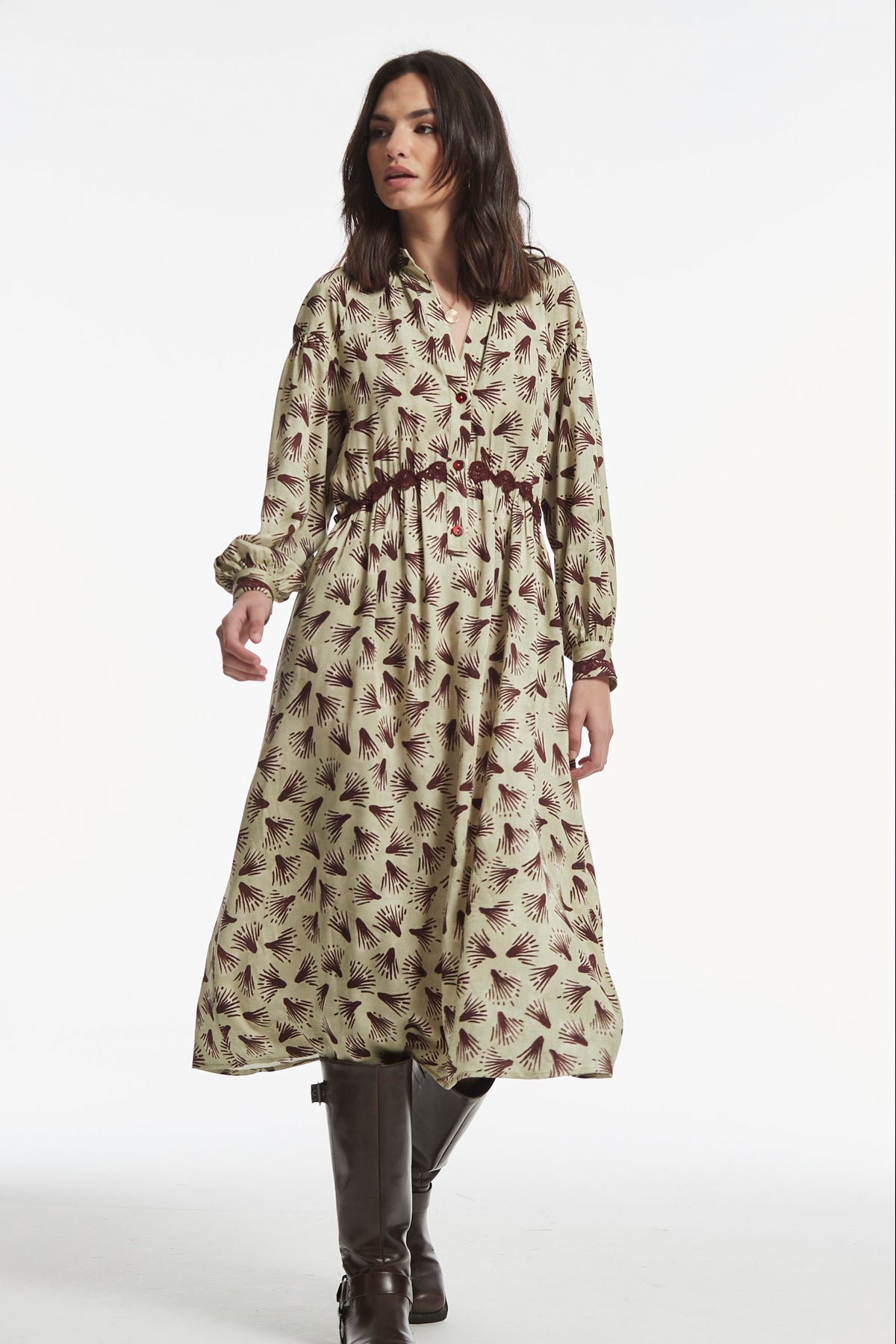 EMBOSSED EFFECT PRINT PICARD DRESS
