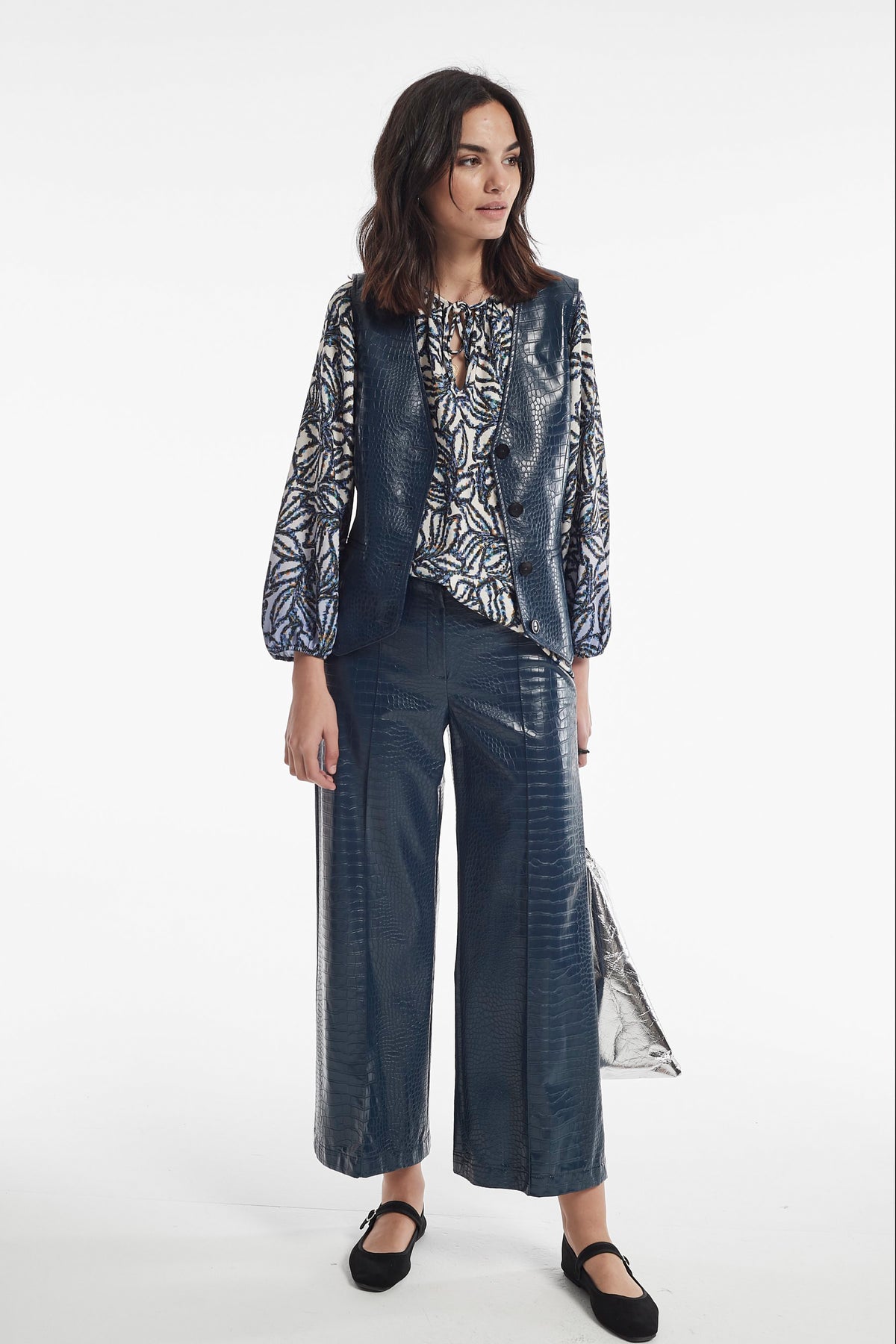 EMBOSSED LEATHER EFFECT CHOPO VEST