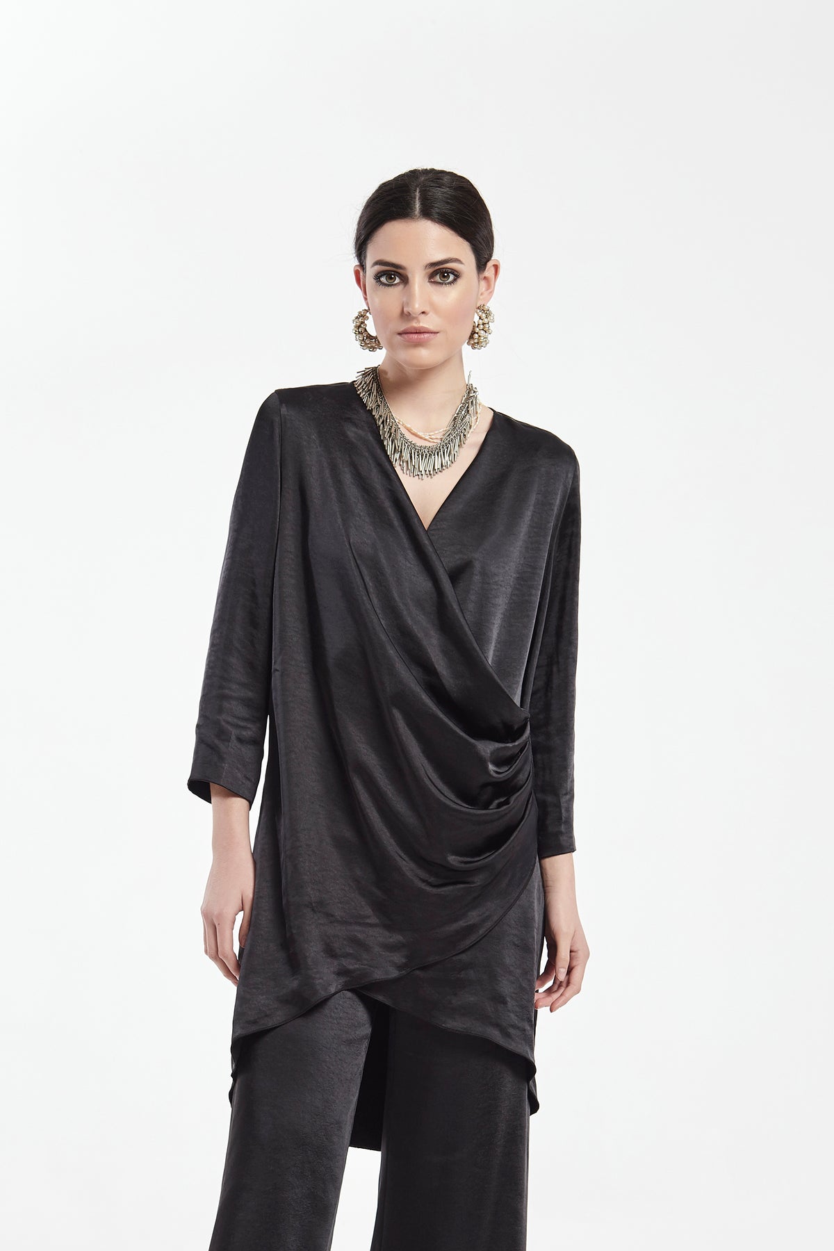 CASACA CRUZADA CON FRUNCE SATEN VINTAGE STRETCH